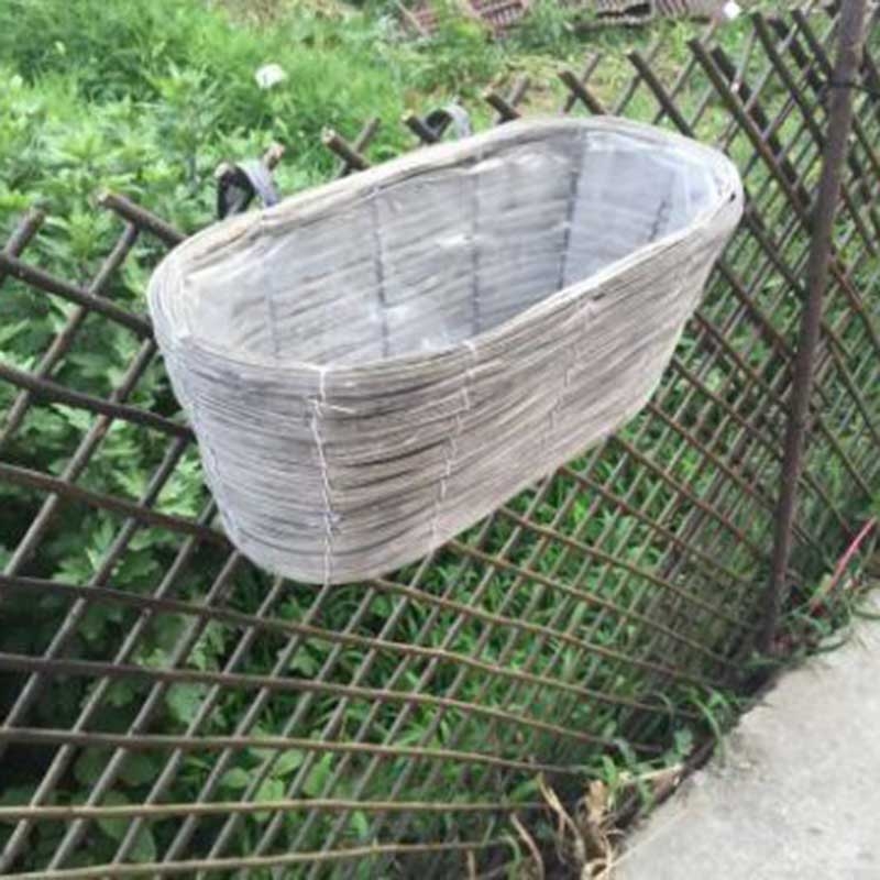 Willow hanging baskets 